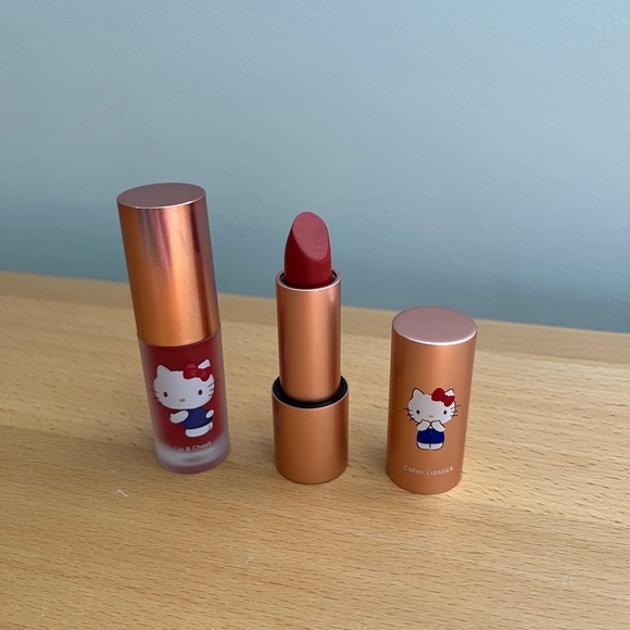 ❤️‍🔥BUNDLE❤️‍🔥 Lip and Cheek mousse Hello Kitty and Lipstick Hello Kitty - Picture 1 of 2